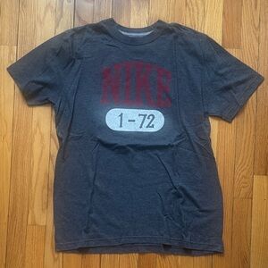 Nike Gray and Maroon Men's Short Sleeve Tee